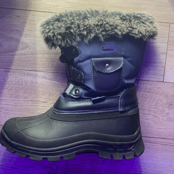 Snow boots” - Picture 2 of 4